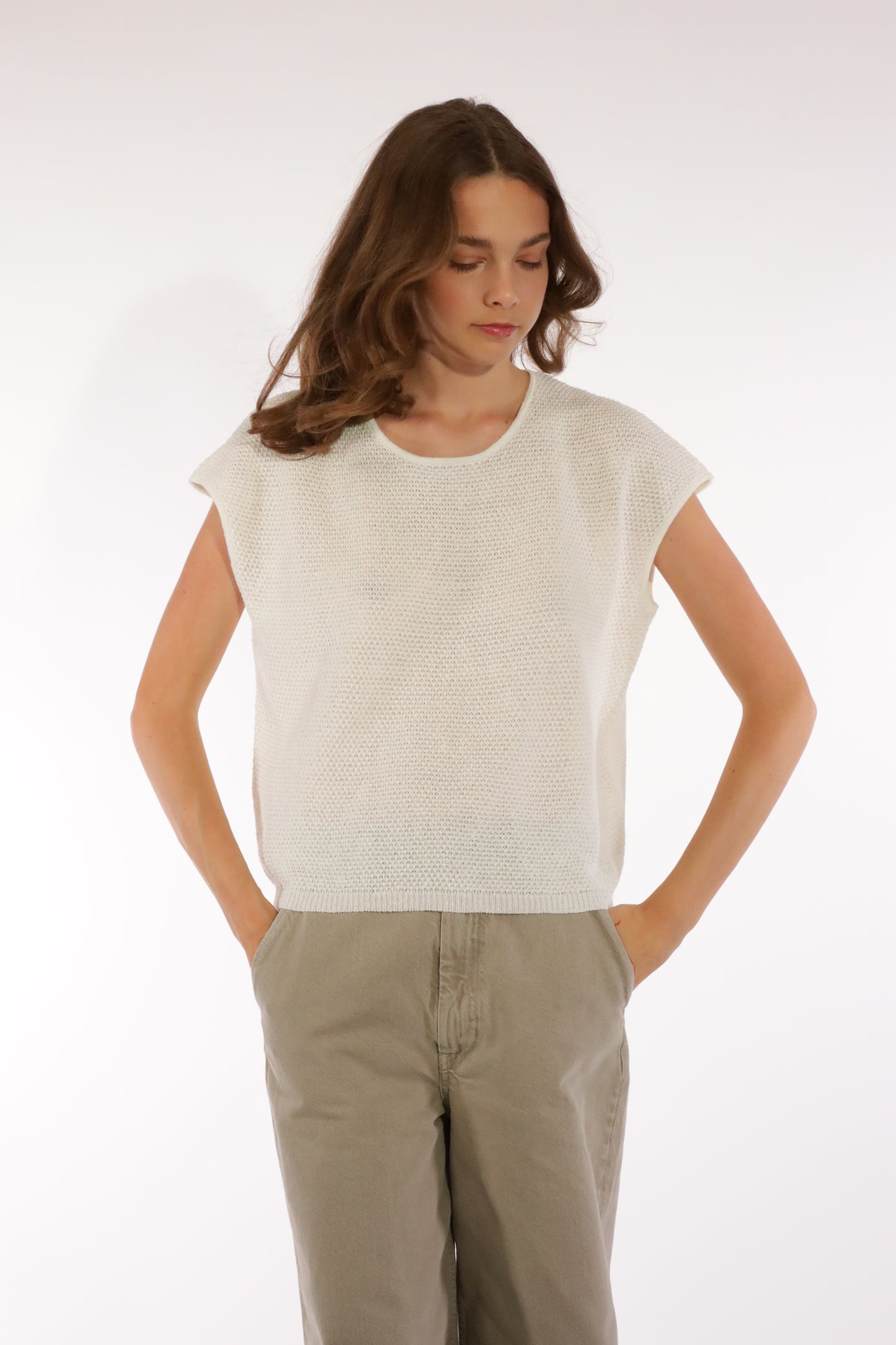 GLADYS SLEEVELESS SWEATER